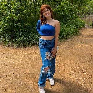 Meet your Posher, Avery